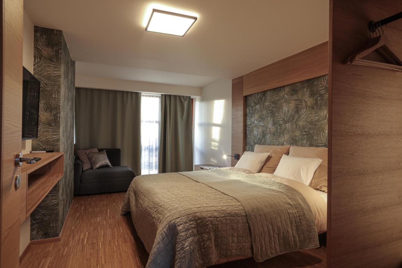 Par Pokoju Microhotel Zlin Luaran gambar